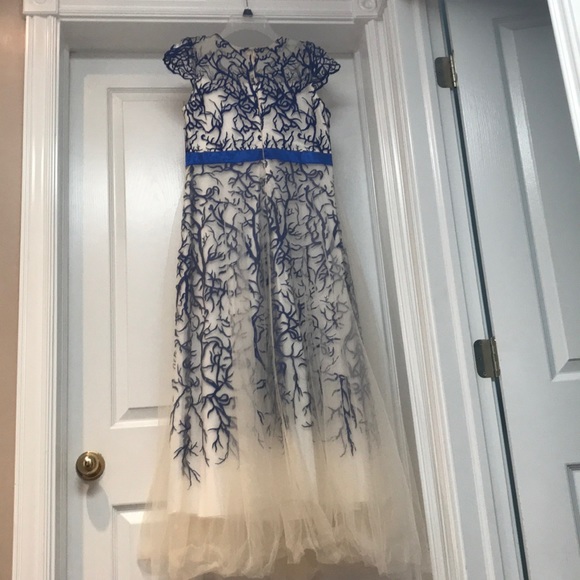 Blue and creme dress - Picture 2 of 2